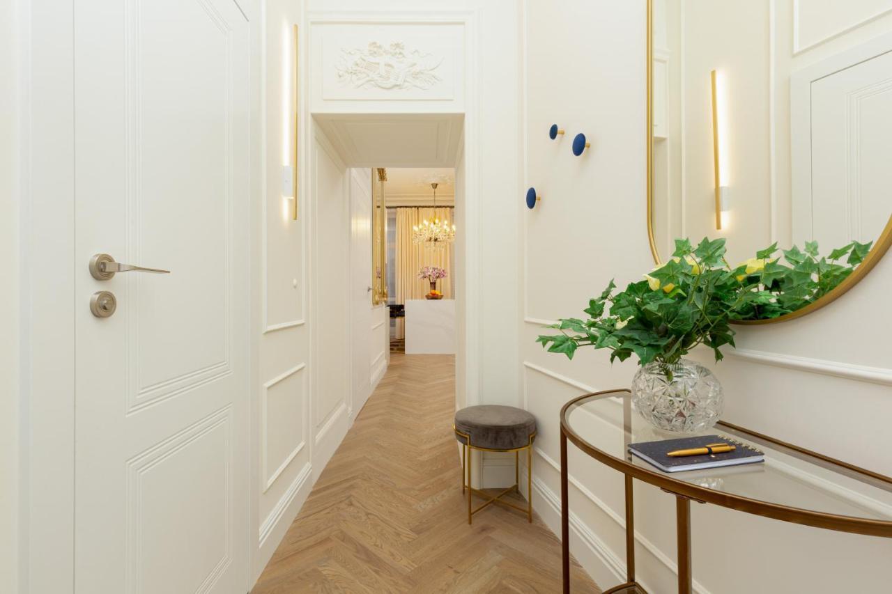 Royal Kopernika By Renters Prestige Appartement